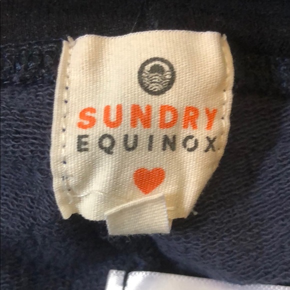 Sundry Set by Equinox Sweatshirt and matching Leggings - Picture 2 of 4